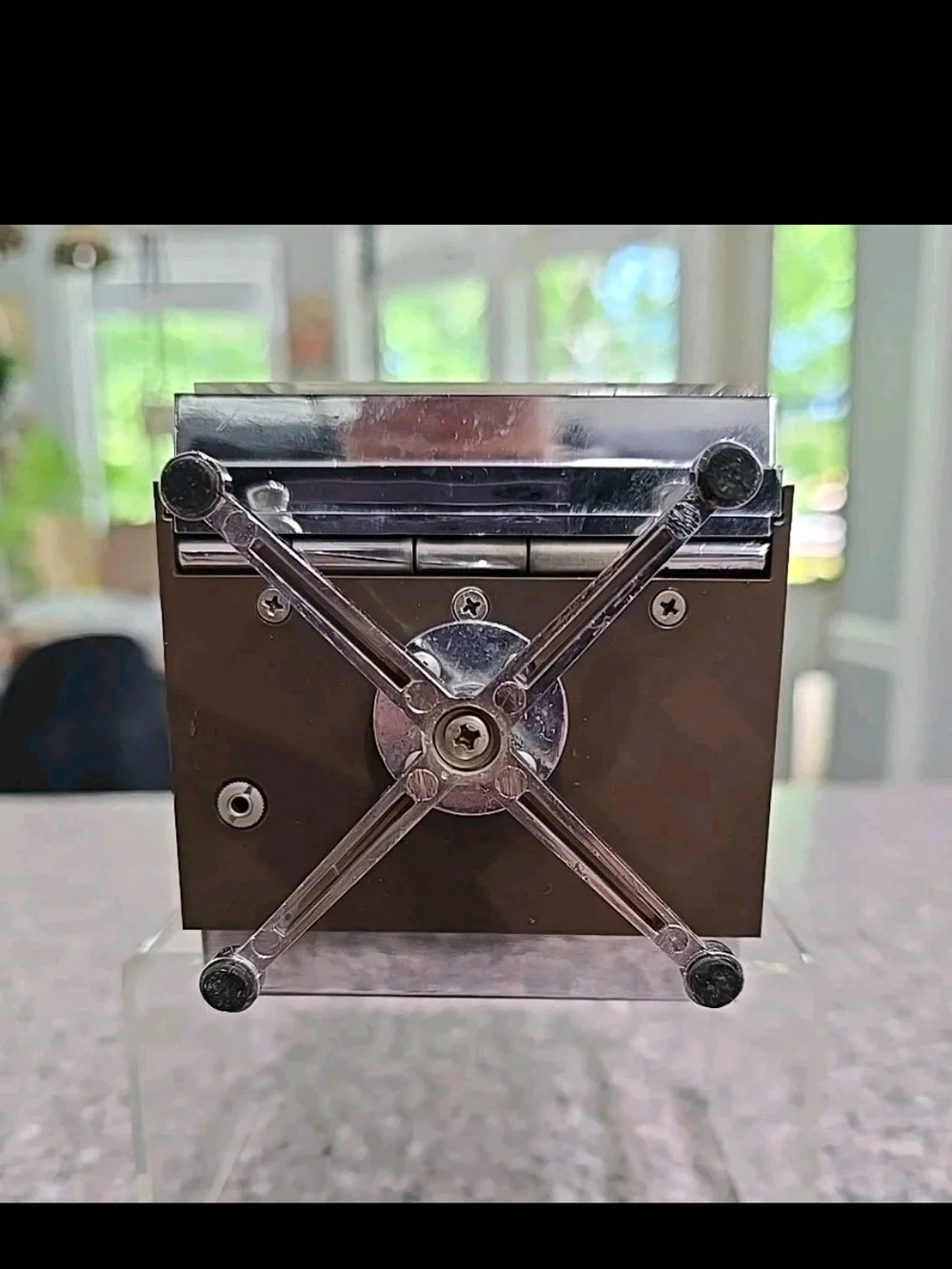 Vintage Footed Swivel General Time / Naco / Transistor Clock Radio